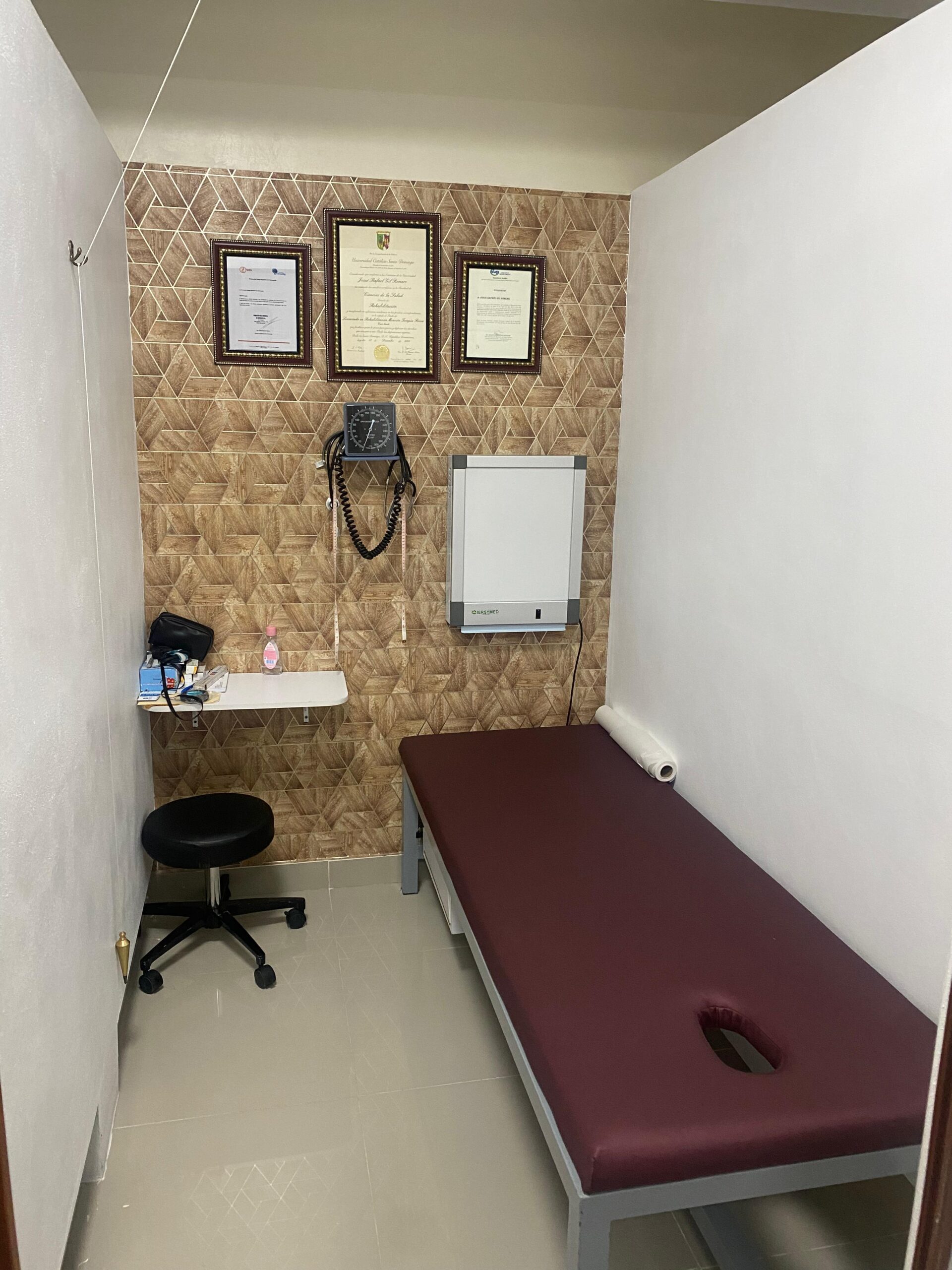 CRHATFI, SRL Clínica de Rehabilitación y Terapia Física - Consultorio